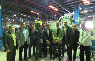 بازدید جمعی از اعضای هیئت علمی دانشگاه از کارخانه فنرلول