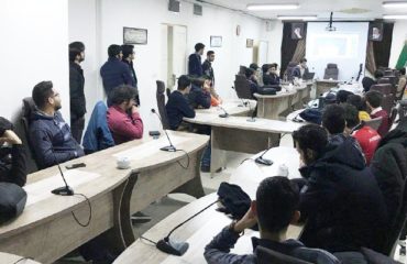 برگزاري کارگاه آموزشي آشنايي با بازارهاي مالي (بورس) در دانشگاه دامغان