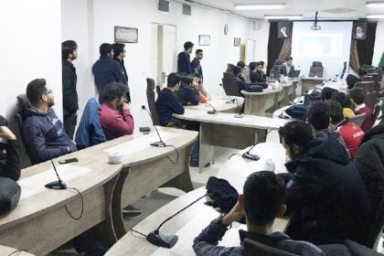 برگزاری کارگاه آموزشی آشنایی با بازارهای مالی (بورس) در دانشگاه دامغان برگزاري کارگاه آموزشي آشنايي با بازارهاي مالي (بورس) در دانشگاه دامغان