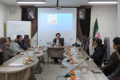 جلسه هم اندیشی اساتید در دانشگاه برگزار شد جلسه هم اندیشی اساتید در دانشگاه برگزار شد